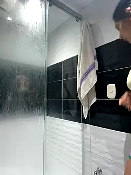 Snapshot of cloe_small chatting on 11-14-25, 07:18 cloe small online show from 11-14-25, 07:18