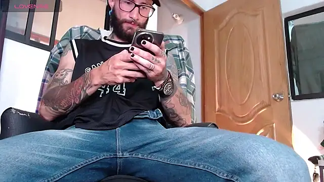 Snapshot of ren_stipee chatting on 02-09-25, 03:00 ren stipee online show from 02-09-25, 03:00