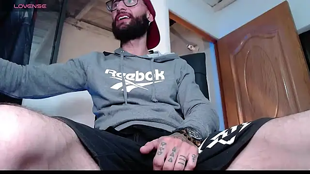 Snapshot of ren_stipee chatting on 03-18-25, 01:10 ren stipee online show from 03-18-25, 01:10