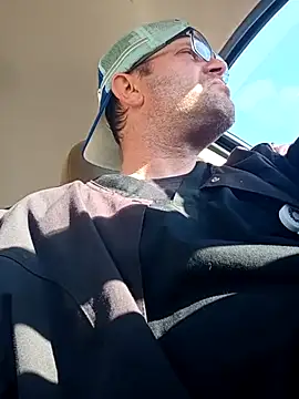 Snapshot of crazycam619 chatting on 10-24-25, 10:28 crazycam619 online show from 10-24-25, 10:28