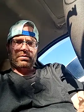 Snapshot of crazycam619 chatting on 10-31-25, 10:44 crazycam619 online show from 10-31-25, 10:44