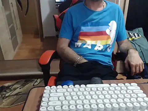 uncutguy01 online show from 09-25-25, 04:27