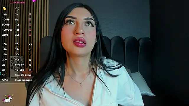 Snapshot of Nicolette_ks_ chatting on 02-19-26, 04:30 Nicolette ks online show from 02-19-26, 04:30