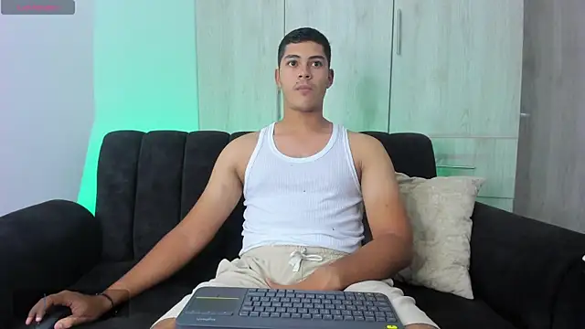 Snapshot of Iamdylan777 chatting on 02-26-25, 10:31 Iamdylan777 online show from 02-26-25, 10:31