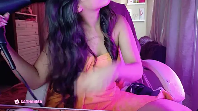 Snapshot of AllisonCatUwU chatting on 10-25-25, 04:35 AllisonCatUwU online show from 10-25-25, 04:35