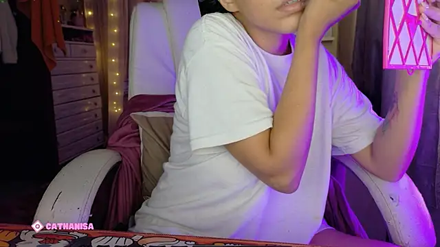 Snapshot of AllisonCatUwU chatting on 11-01-25, 04:20 AllisonCatUwU online show from 11-01-25, 04:20