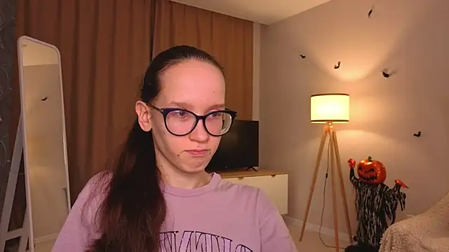 BettyBrowni online show from 11-24-25, 04:07