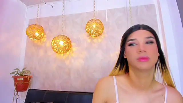 victoria aleia  online show from 12-21-24, 07:16