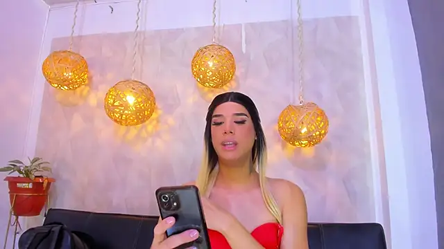 victoria aleia  online show from 01-06-25, 08:18