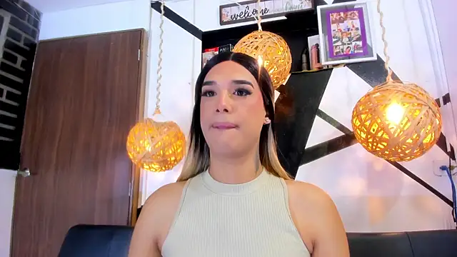 victoria aleia  online show from 10-29-25, 09:38