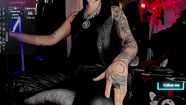 Snapshot of allanhurtss chatting on 10-21-25, 05:57 allanhurtss online show from 10-21-25, 05:57