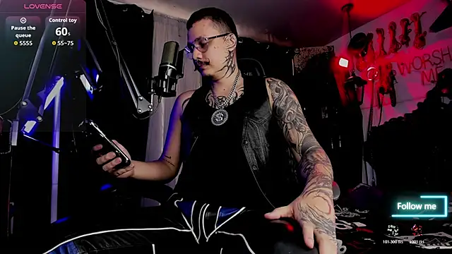 Snapshot of allanhurtss chatting on 10-25-25, 07:08 allanhurtss online show from 10-25-25, 07:08