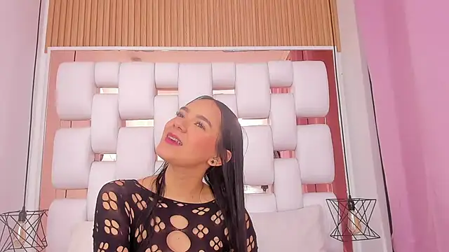 EmmyCruzZ online show from 11-13-25, 07:46