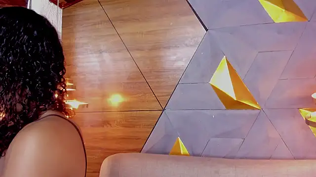 Snapshot of sarah_banks1 chatting on 12-27-24, 07:03 sarah banks1 online show from 12-27-24, 07:03