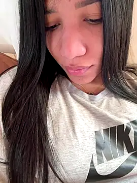 Snapshot of Alissarhys26 chatting on 12-18-25, 02:34 Alissarhys26 online show from 12-18-25, 02:34