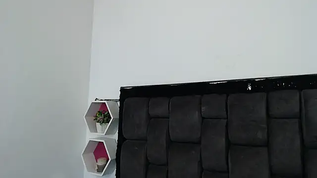 Snapshot of Emma_Evelyn chatting on 01-24-25, 03:13 Emma Evelyn online show from 01-24-25, 03:13