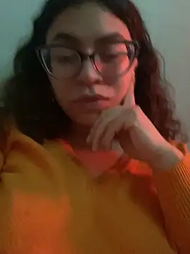 Lucrecia 33 online show from 02-02-26, 06:23