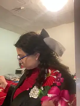 Lucrecia 33 online show from 02-05-26, 01:10