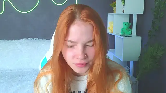 Snapshot of erikabrian chatting on 09-10-25, 01:49 erikabrian online show from 09-10-25, 01:49