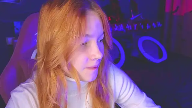 Snapshot of erikabrian chatting on 10-26-25, 02:06 erikabrian online show from 10-26-25, 02:06