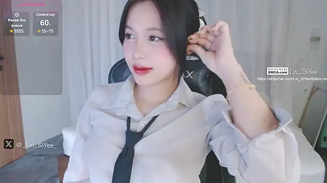 Snapshot of Lin_SiYee chatting on 01-10-25, 12:47 Lin SiYee online show from 01-10-25, 12:47