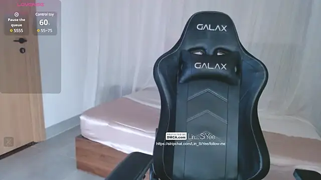 Snapshot of Lin_SiYee chatting on 02-17-25, 02:37 Lin SiYee online show from 02-17-25, 02:37