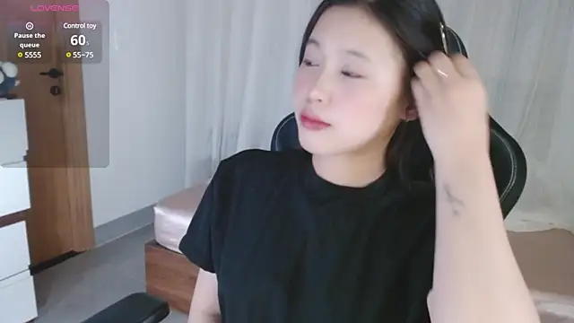 Snapshot of Lin_SiYee chatting on 03-01-25, 01:07 Lin SiYee online show from 03-01-25, 01:07