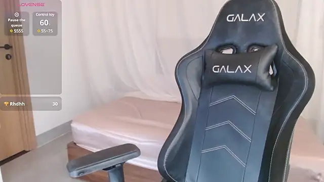 Snapshot of Lin_SiYee chatting on 03-06-25, 04:41 Lin SiYee online show from 03-06-25, 04:41