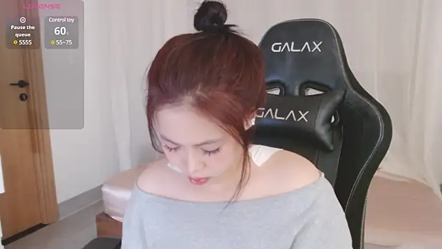 Snapshot of Lin_SiYee chatting on 03-12-25, 04:19 Lin SiYee online show from 03-12-25, 04:19