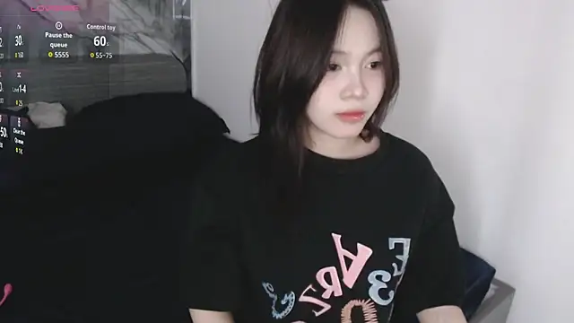 Snapshot of Lin_SiYee chatting on 10-22-25, 12:05 Lin SiYee online show from 10-22-25, 12:05