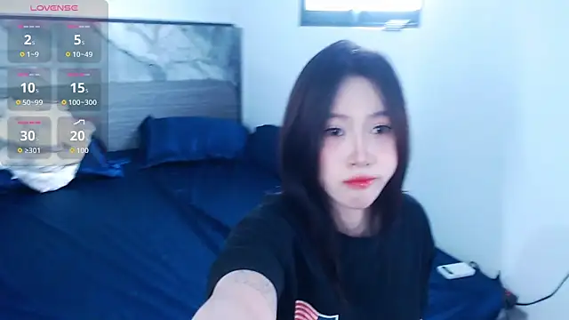 Snapshot of Lin_SiYee chatting on 10-26-25, 08:20 Lin SiYee online show from 10-26-25, 08:20