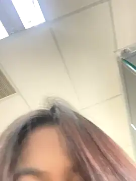 Snapshot of Lin_SiYee chatting on 10-27-25, 06:39 Lin SiYee online show from 10-27-25, 06:39