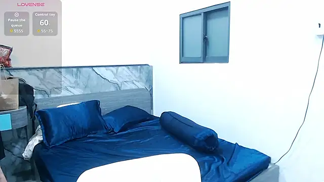 Snapshot of Lin_SiYee chatting on 11-05-25, 01:00 Lin SiYee online show from 11-05-25, 01:00