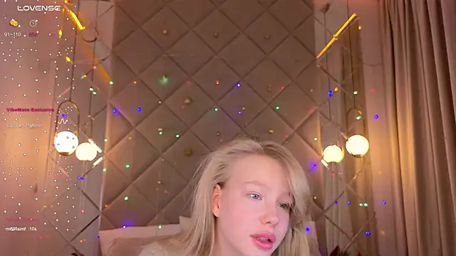 Sarra Cooper online show from 12-27-24, 07:18