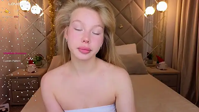 Sarra Cooper online show from 01-08-25, 01:21