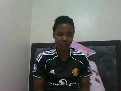 Snapshot of girltotok chatting on 12-17-25, 07:42 girltotok online show from 12-17-25, 07:42