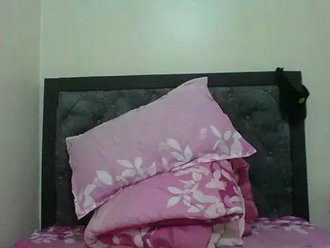 Snapshot of girltotok chatting on 12-19-25, 06:37 girltotok online show from 12-19-25, 06:37