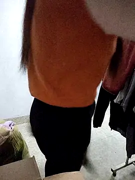 Snapshot of Haralushiaaa chatting on 10-25-25, 02:08 Haralushiaaa online show from 10-25-25, 02:08