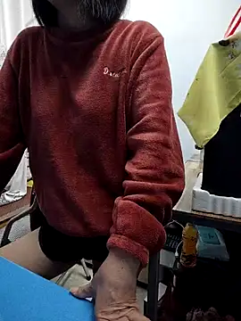 Snapshot of Haralushiaaa chatting on 10-31-25, 05:41 Haralushiaaa online show from 10-31-25, 05:41