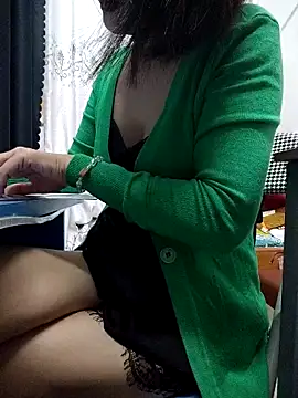 Snapshot of Haralushiaaa chatting on 11-04-25, 03:44 Haralushiaaa online show from 11-04-25, 03:44