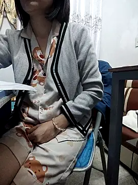 Snapshot of Haralushiaaa chatting on 11-18-25, 08:41 Haralushiaaa online show from 11-18-25, 08:41