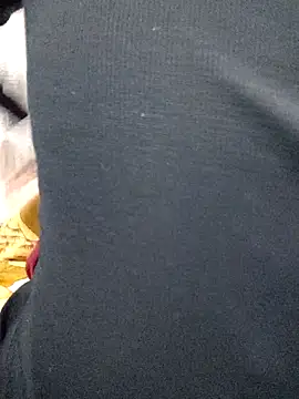 Snapshot of Haralushiaaa chatting on 11-18-25, 11:26 Haralushiaaa online show from 11-18-25, 11:26