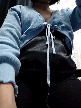 Haralushiaaa online show from 12-18-25, 02:23