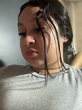 Pretty Isadora online show from 04-15-26, 09:48