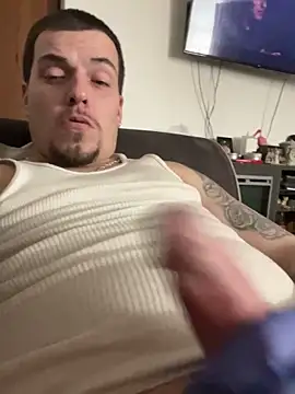 Snapshot of joeycbigcock chatting on 02-24-25, 05:33 joeycbigcock online show from 02-24-25, 05:33