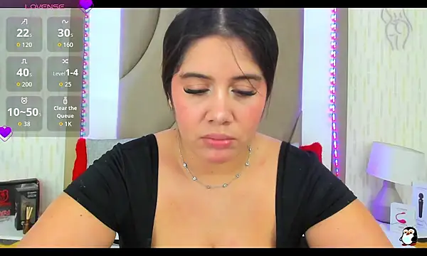 Snapshot of ThyaraJhons chatting on 10-08-25, 12:14 ThyaraJhons online show from 10-08-25, 12:14