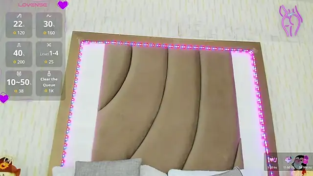 Snapshot of ThyaraJhons chatting on 10-18-25, 12:17 ThyaraJhons online show from 10-18-25, 12:17