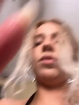 Snapshot of maddisonblush chatting on 10-08-25, 06:27 maddisonblush online show from 10-08-25, 06:27