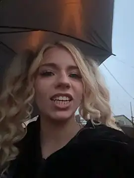 Snapshot of maddisonblush chatting on 11-06-25, 03:13 maddisonblush online show from 11-06-25, 03:13