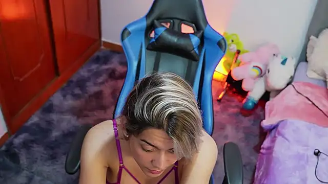 tay ler3 online show from 01-20-25, 03:48